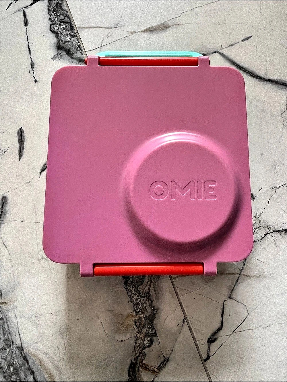 OMIE Food Container Red & Pink